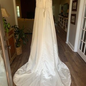 San Patrick wedding gown